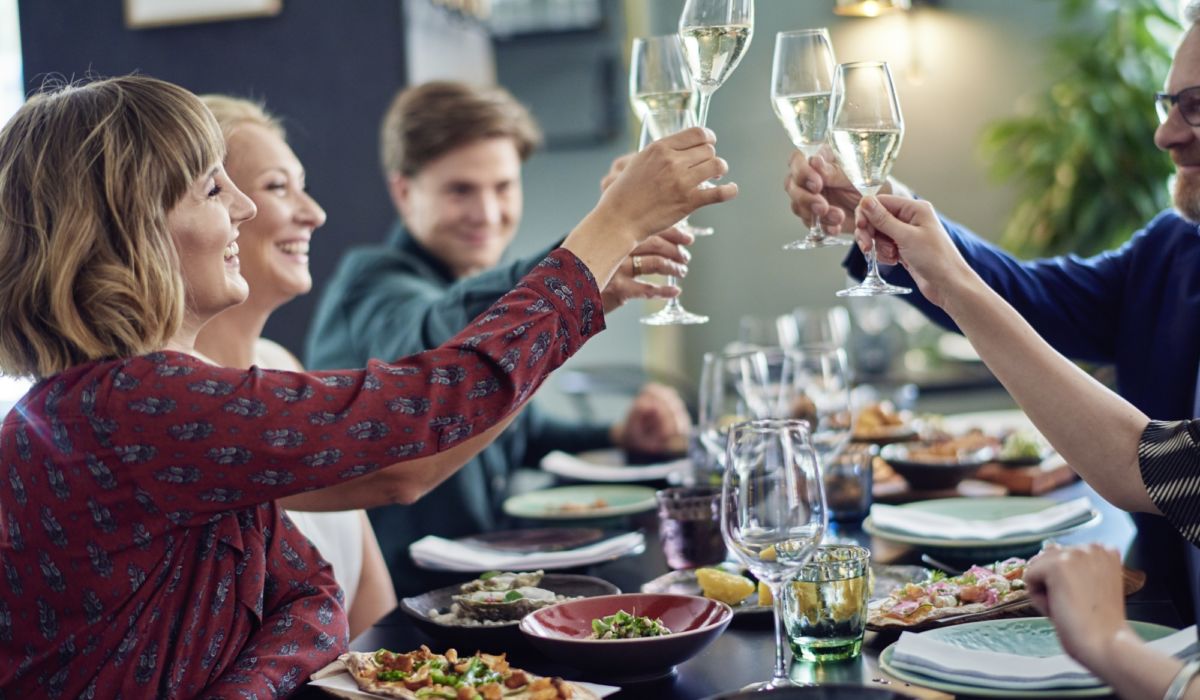 Ravintola Andrea Helsingin keskustassa sopii täydellisesti pikkujoulujen juhlintaan. Koko ravintolan voi vuokrata yksityiskäyttöön jopa 90 henkilölle.