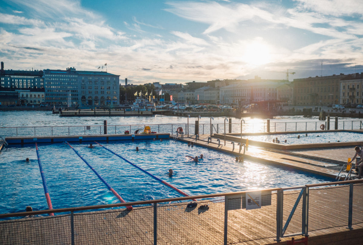 Allas Sea Poolilla voit joogaan jälkeen pulahtaa veteen.