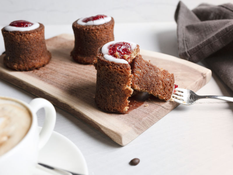 St. George Bakery: Runeberg Torte